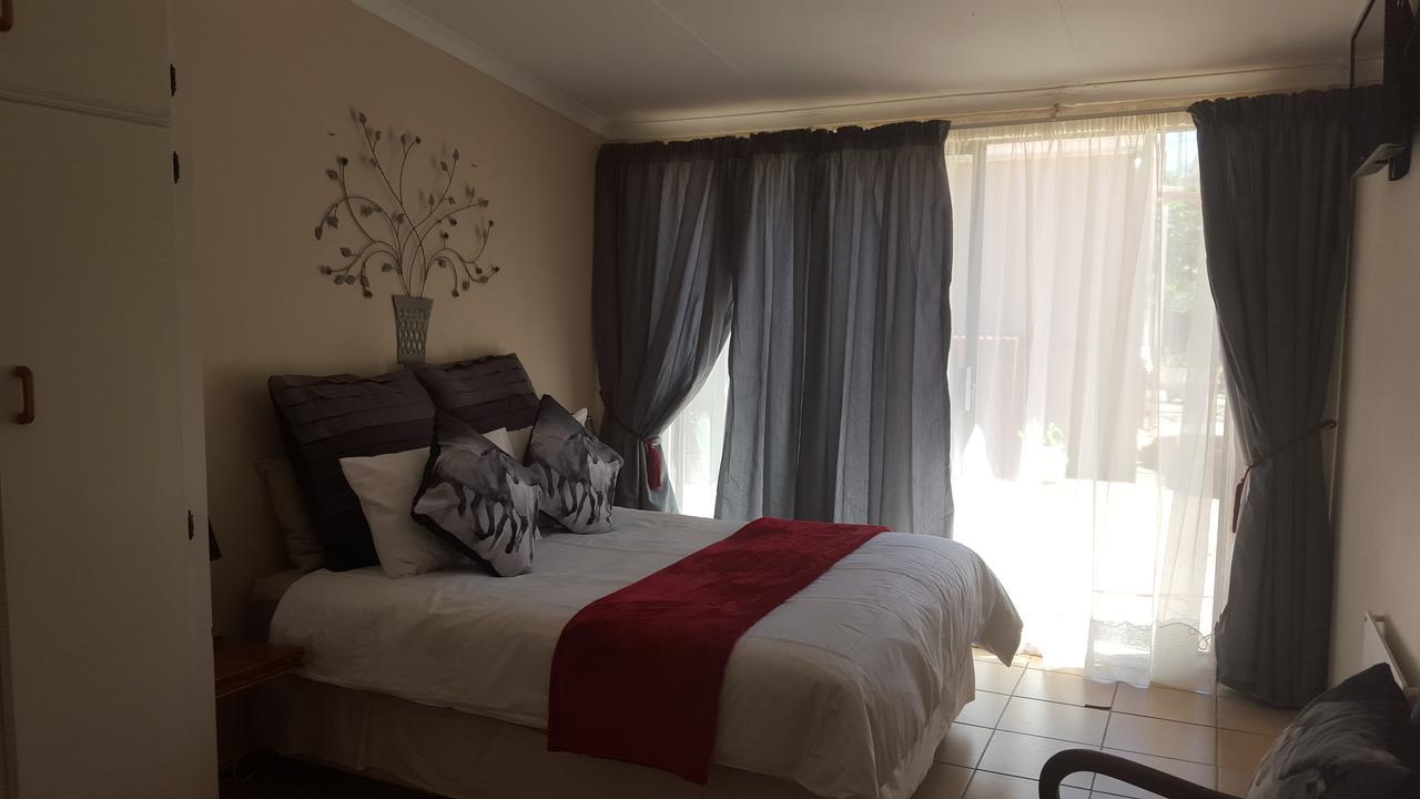 Sondela Bed & Breakfast Hotel Aliwal North Exterior photo